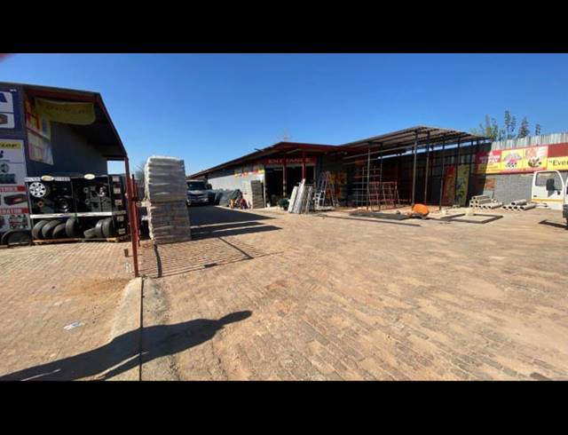 1,810M² BUSINESS CENTRE FOR SALE IN COMMERCIA